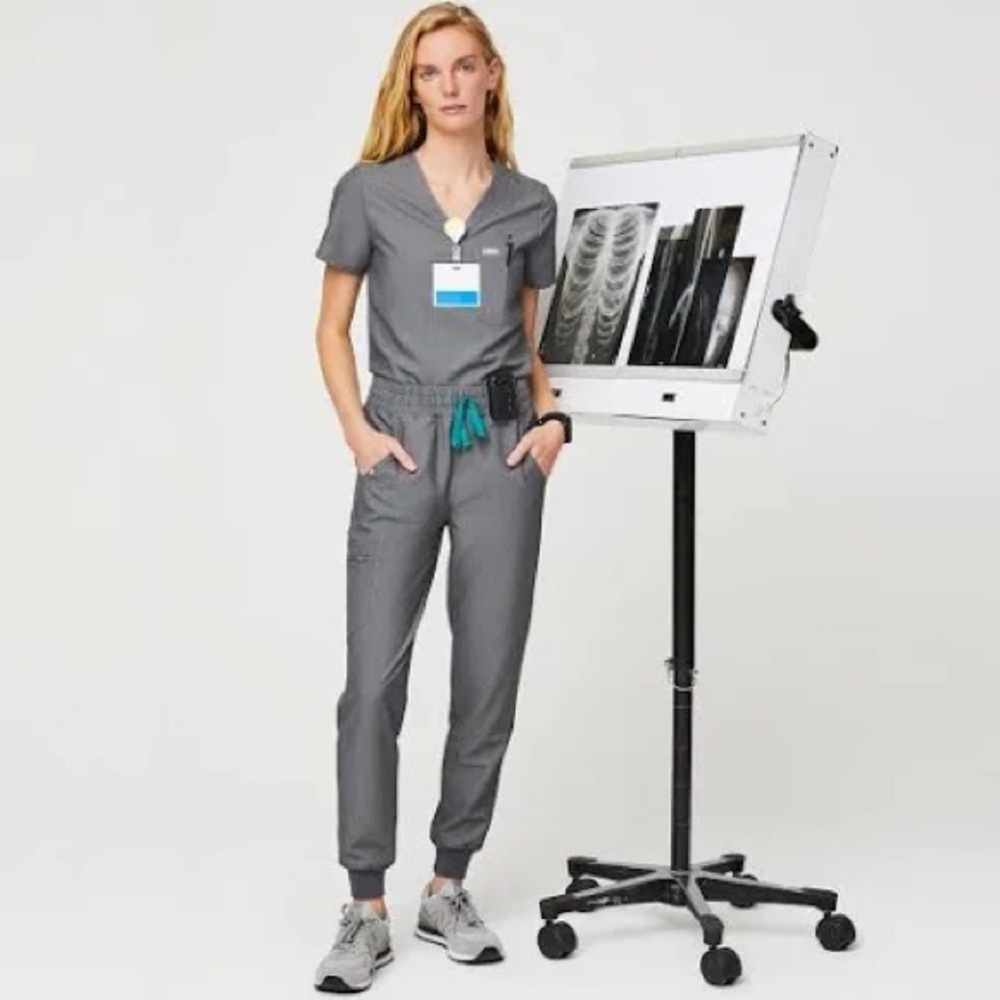 Wear figs Catarina scrub top with matching Zamora high waisted scrub bottoms